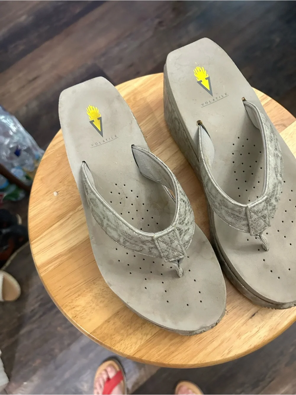 Vionic Wedge Flip Flop Sandals in Gray